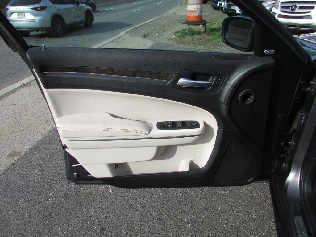 Chrysler 300 4dr Sdn 300C RWD 2015