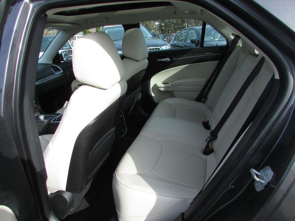 Chrysler 300 4dr Sdn 300C RWD 2015