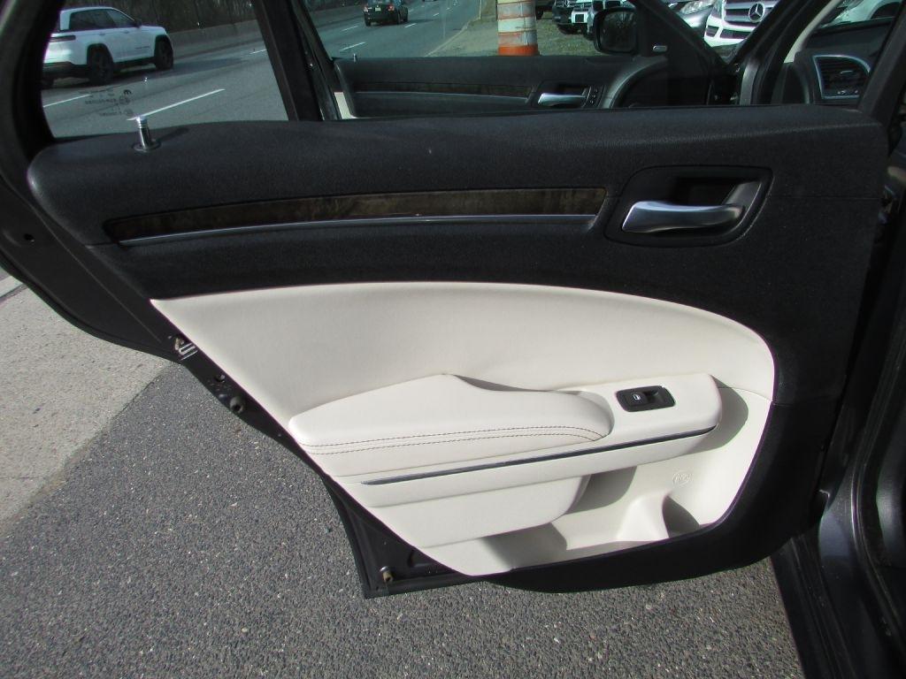 Chrysler 300 4dr Sdn 300C RWD 2015