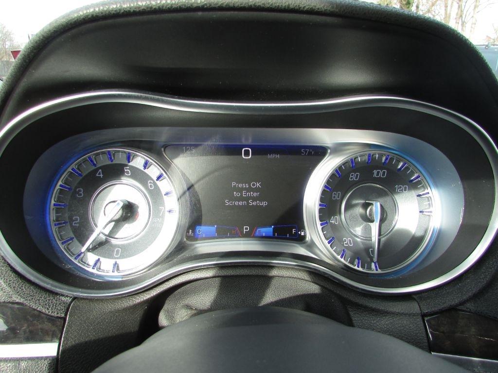 Chrysler 300 4dr Sdn 300C RWD 2015