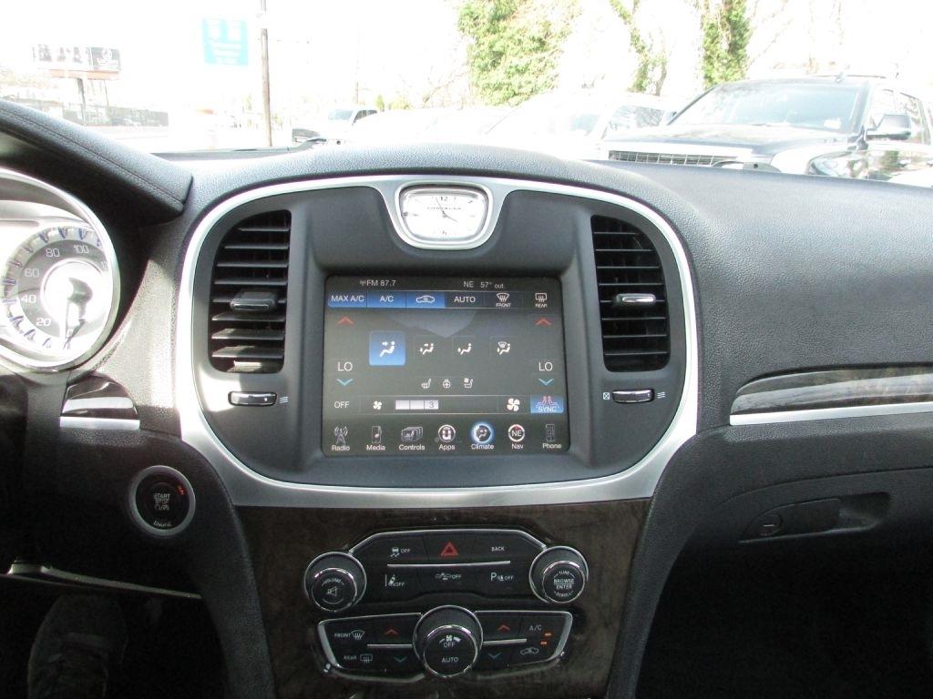 Chrysler 300 4dr Sdn 300C RWD 2015