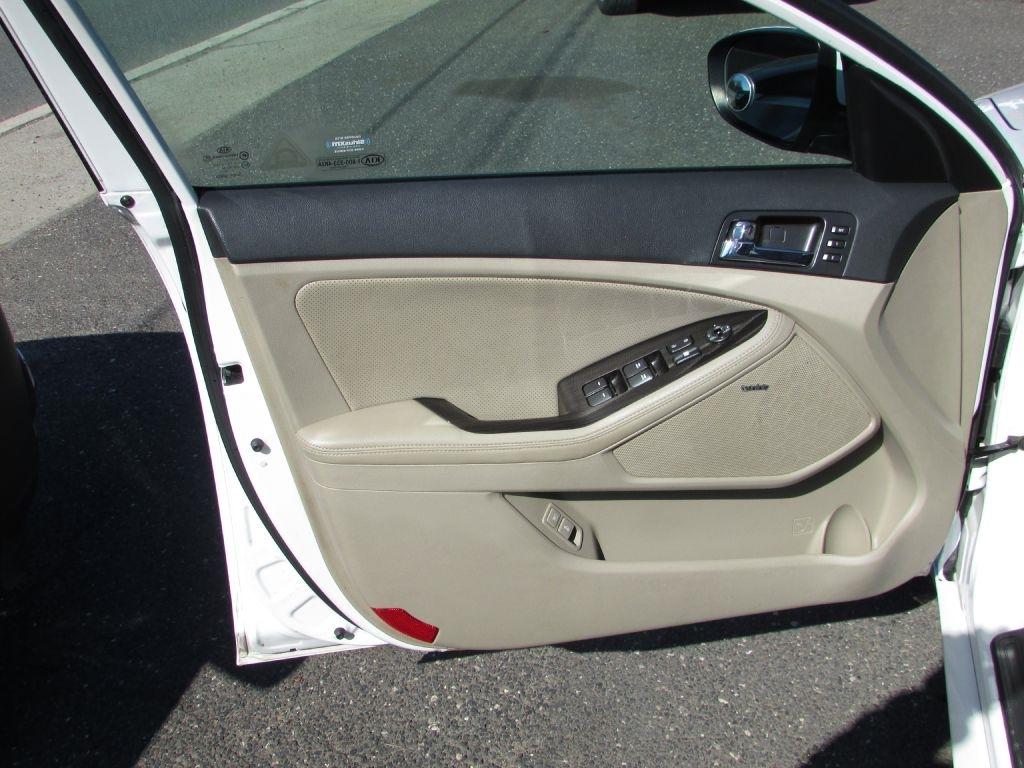 Kia Optima 4dr Sdn 2.4L Auto EX 2011