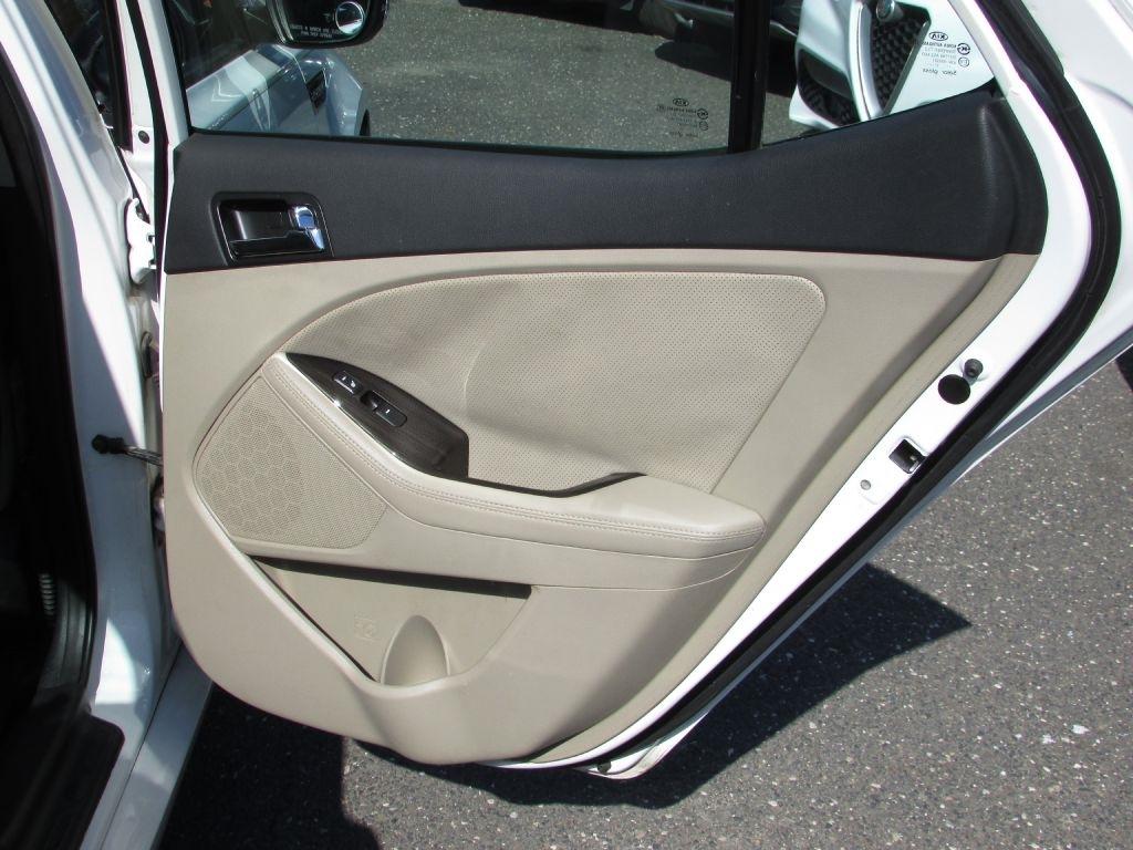 Kia Optima 4dr Sdn 2.4L Auto EX 2011