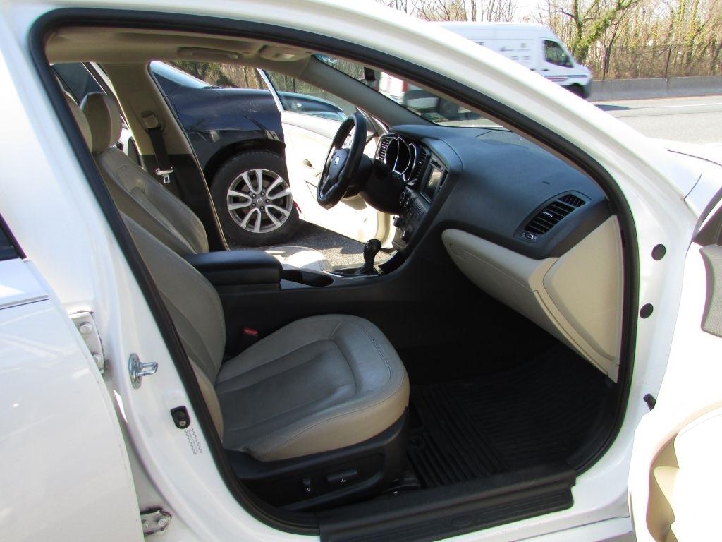 Kia Optima 4dr Sdn 2.4L Auto EX 2011