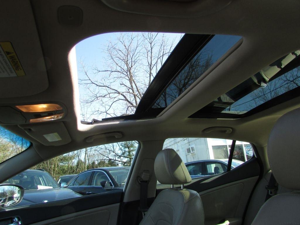 Kia Optima 4dr Sdn 2.4L Auto EX 2011