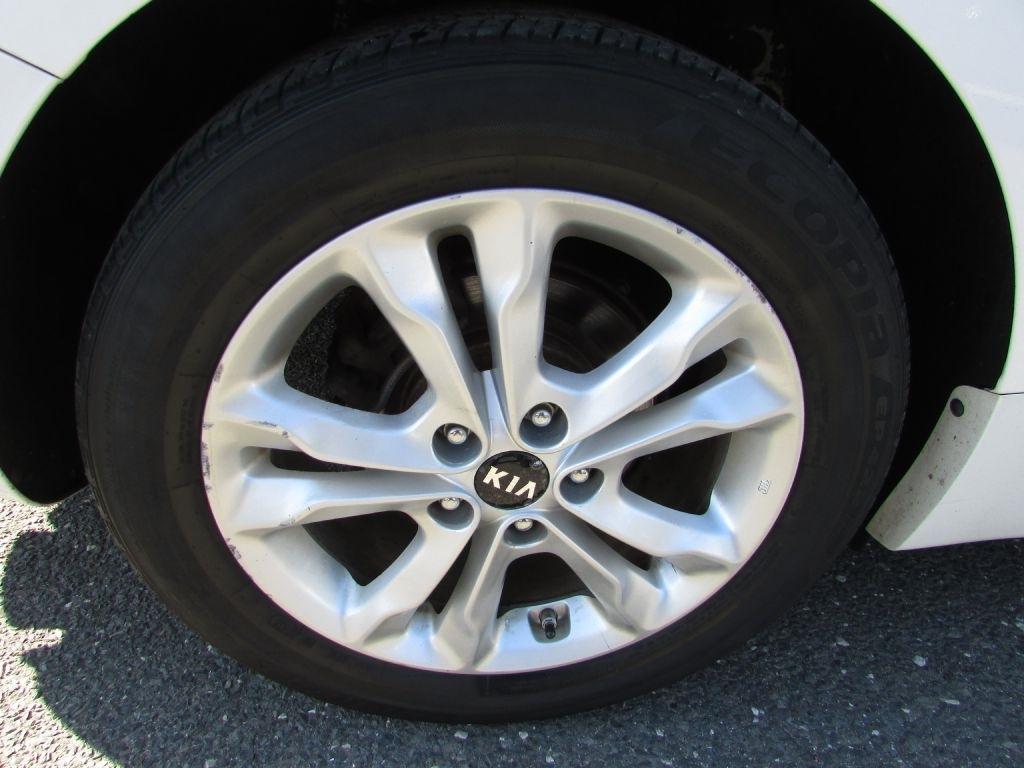 Kia Optima 4dr Sdn 2.4L Auto EX 2011