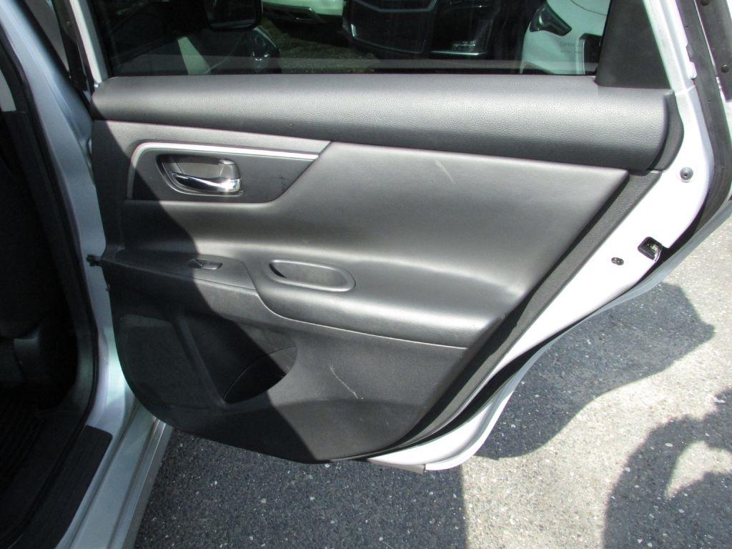 Nissan Altima 4dr Sdn I4 2.5 2015