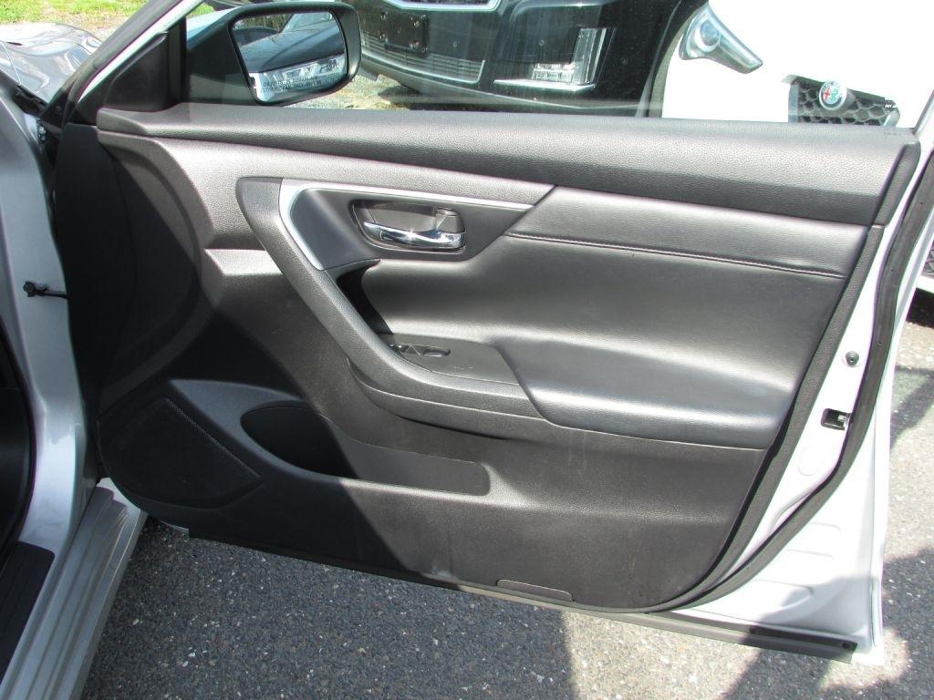 Nissan Altima 4dr Sdn I4 2.5 2015