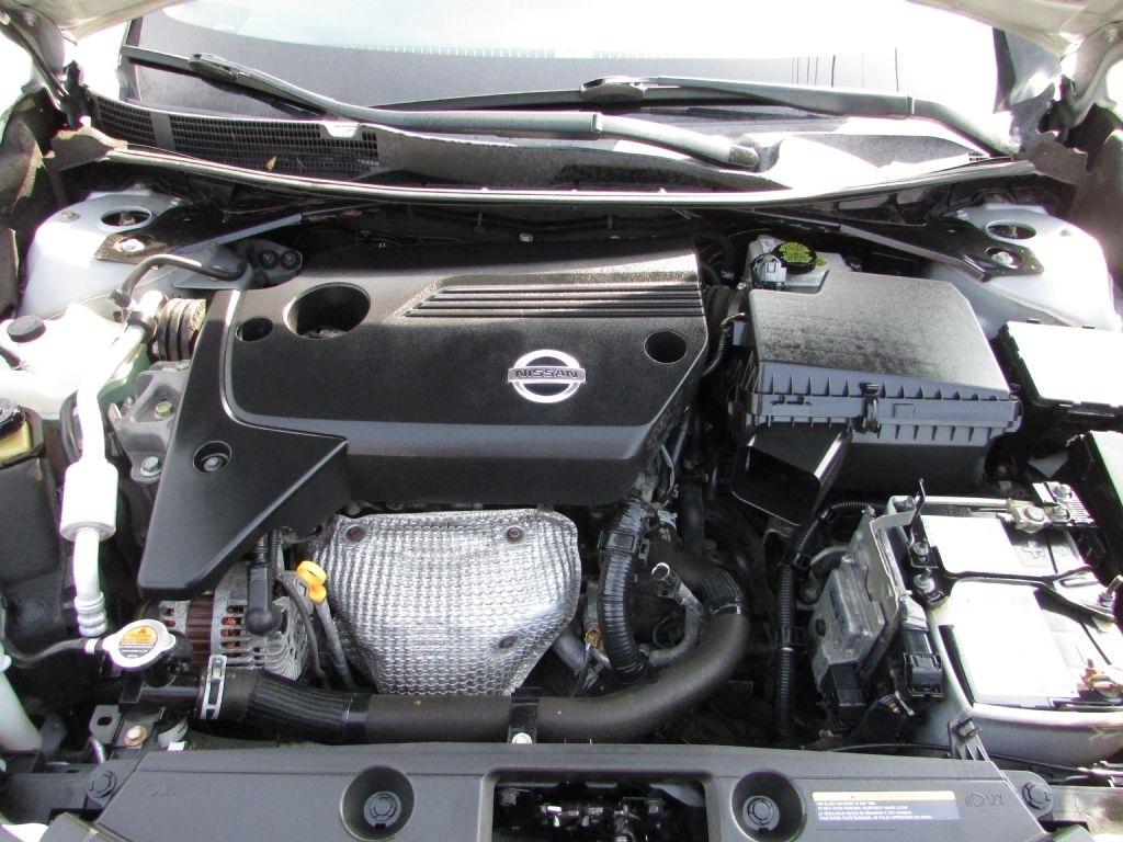 Nissan Altima 4dr Sdn I4 2.5 2015