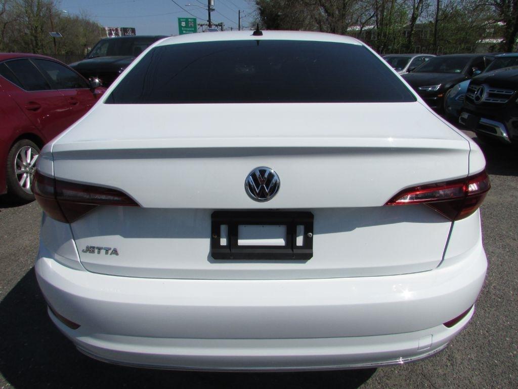 Volkswagen Jetta R-Line Auto w/SULEV 2019