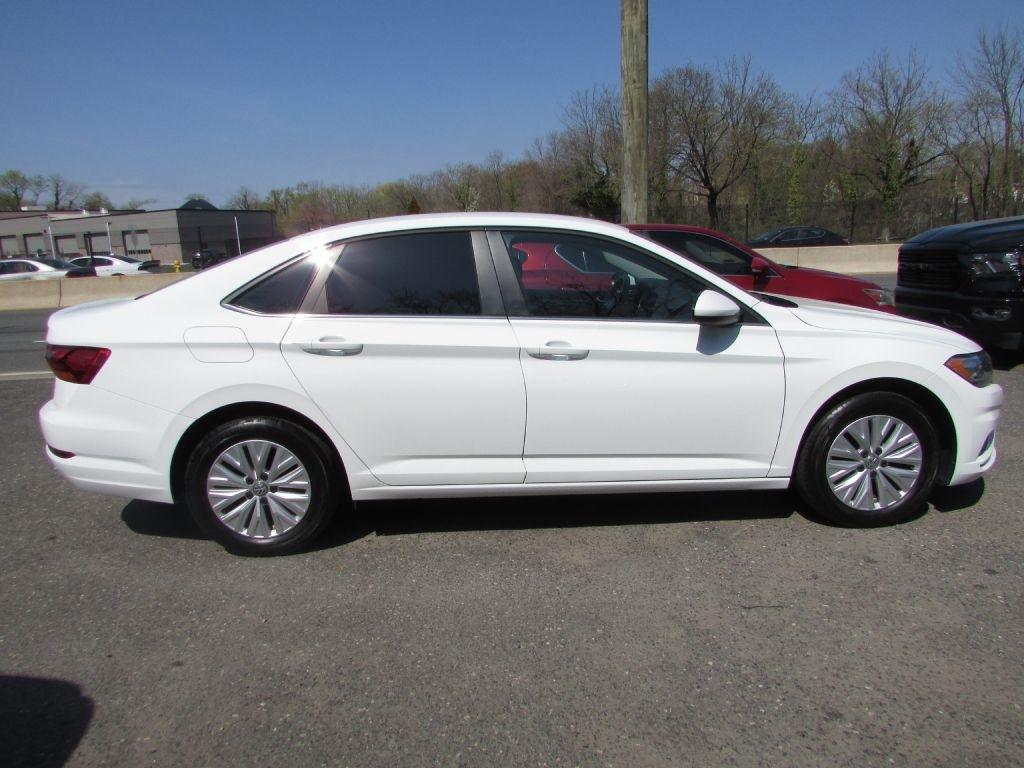 Volkswagen Jetta R-Line Auto w/SULEV 2019