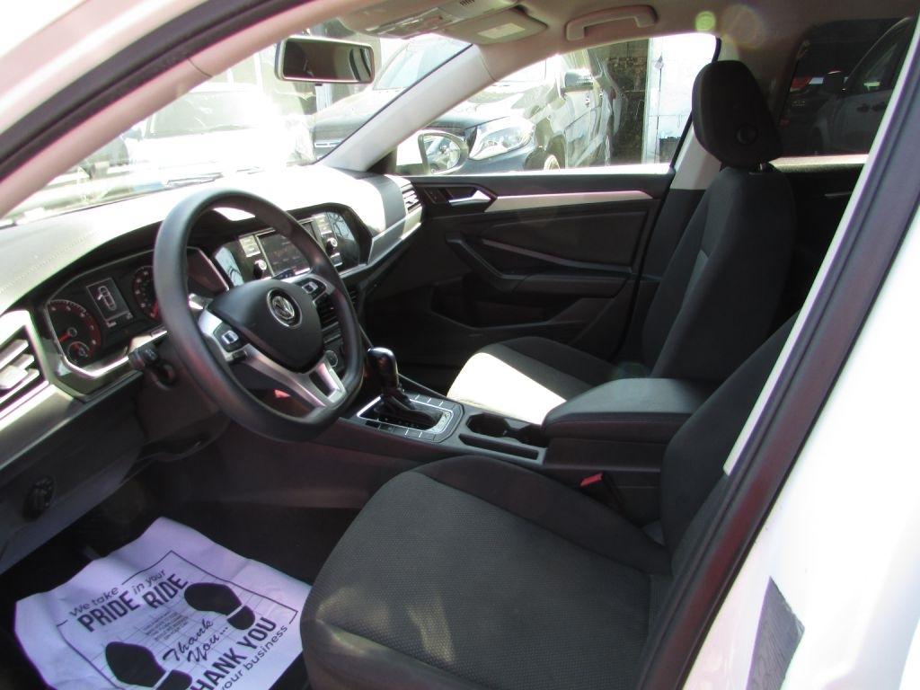 Volkswagen Jetta R-Line Auto w/SULEV 2019