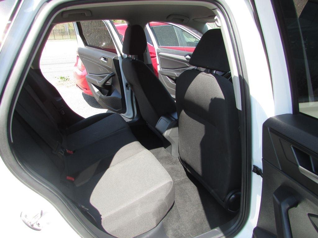 Volkswagen Jetta R-Line Auto w/SULEV 2019