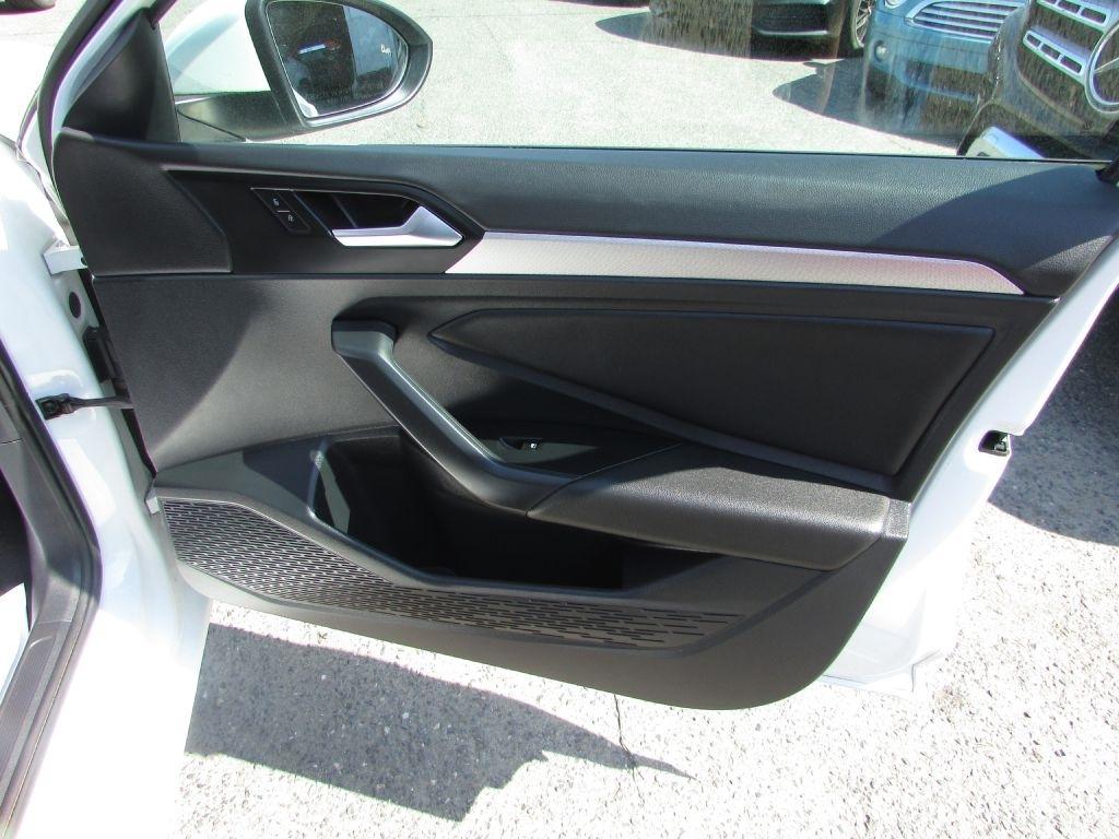 Volkswagen Jetta R-Line Auto w/SULEV 2019