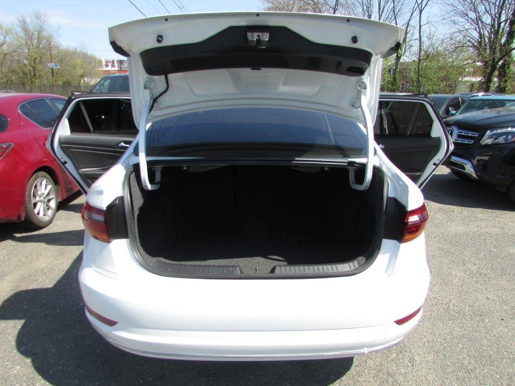 Volkswagen Jetta R-Line Auto w/SULEV 2019