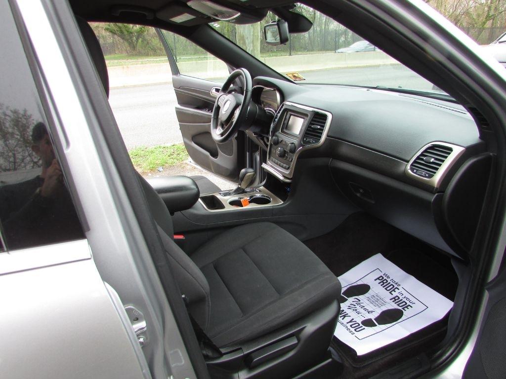 Jeep Grand Cherokee 4WD 4dr Laredo 2016