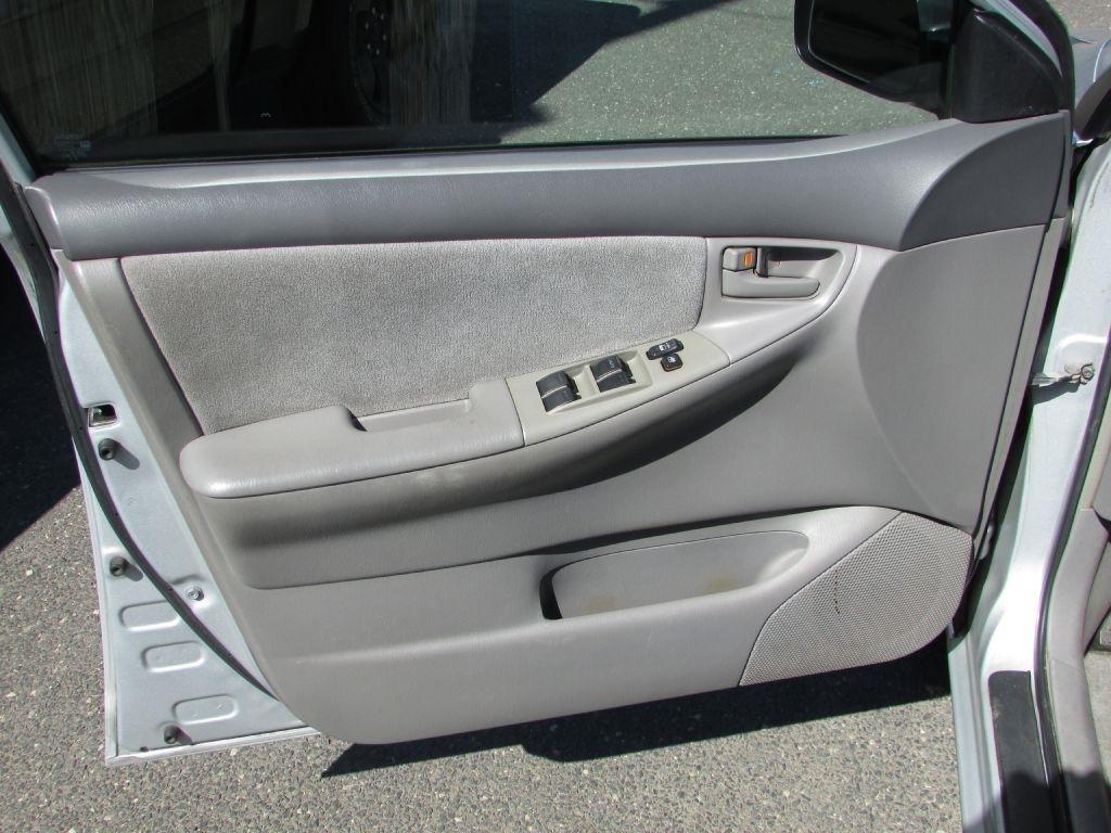 Toyota Corolla 4dr Sdn Man CE (Natl) 2008