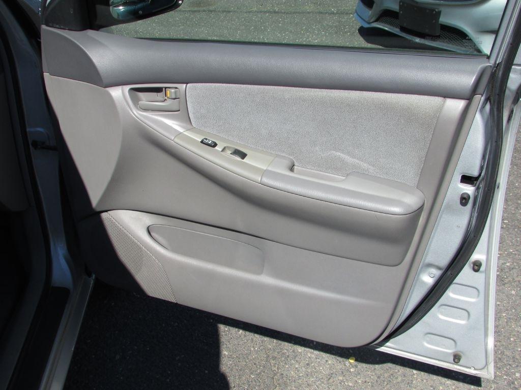 Toyota Corolla 4dr Sdn Man CE (Natl) 2008