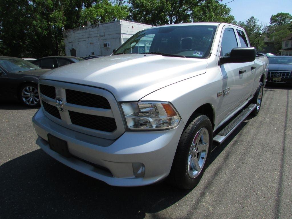 RAM 1500 Express 4x4 Quad Cab 6'4" Box 2017
