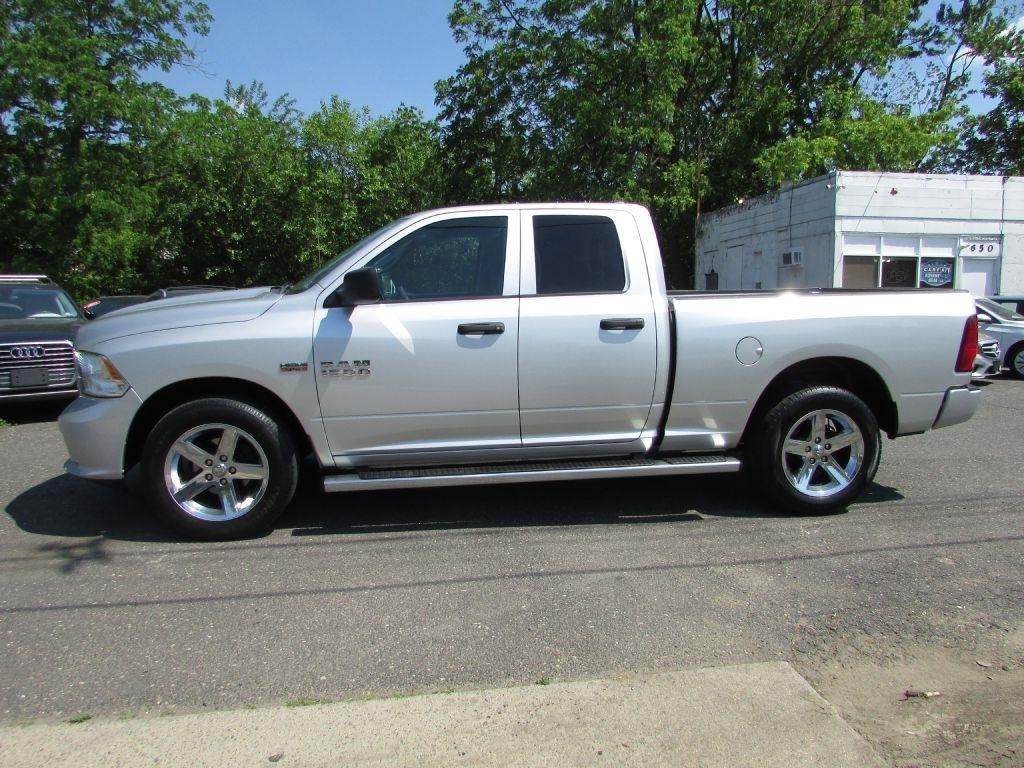 RAM 1500 Express 4x4 Quad Cab 6'4" Box 2017