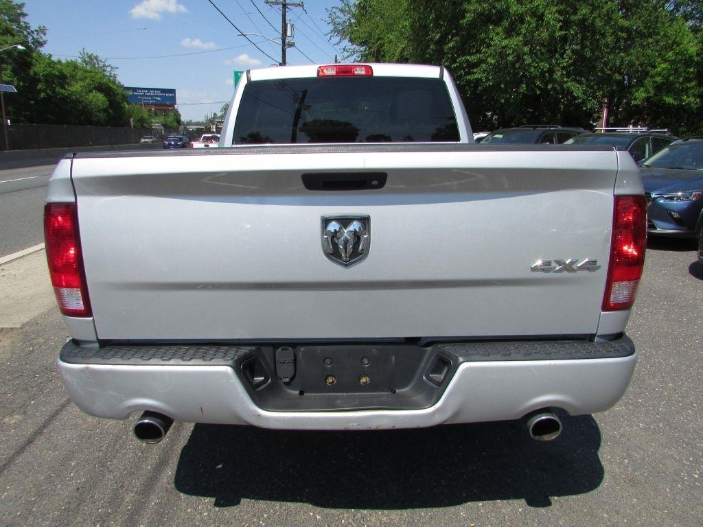 RAM 1500 Express 4x4 Quad Cab 6'4" Box 2017