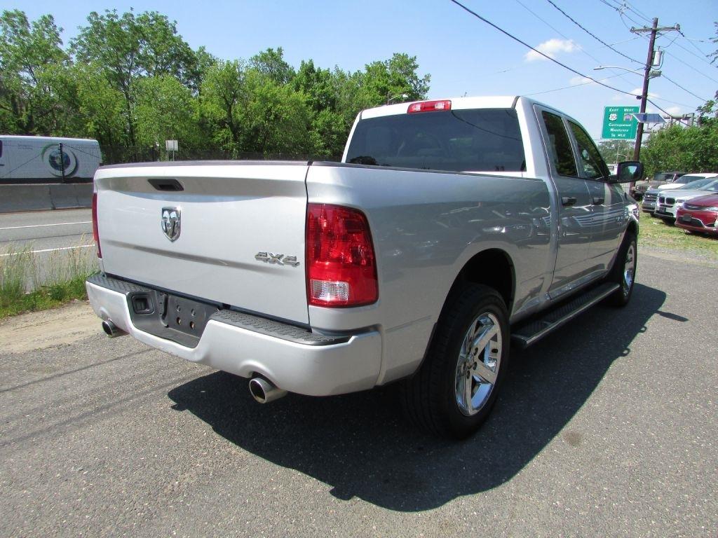 RAM 1500 Express 4x4 Quad Cab 6'4" Box 2017
