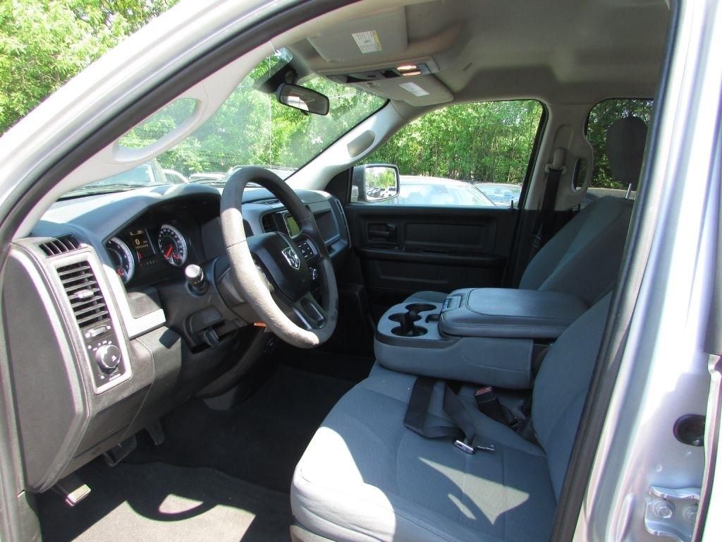 RAM 1500 Express 4x4 Quad Cab 6'4" Box 2017