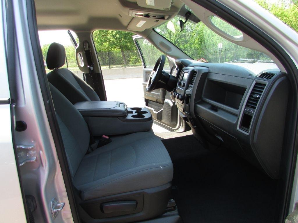 RAM 1500 Express 4x4 Quad Cab 6'4" Box 2017
