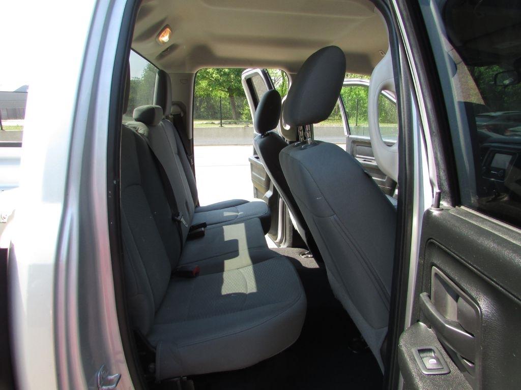 RAM 1500 Express 4x4 Quad Cab 6'4" Box 2017