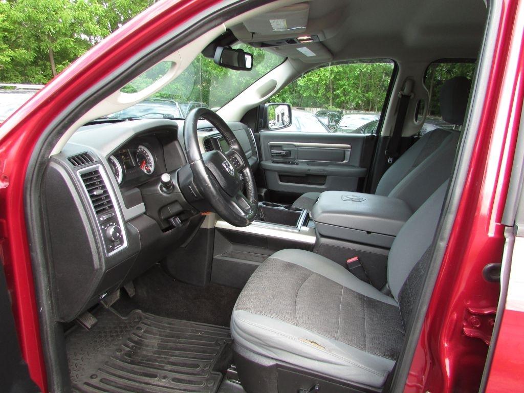 RAM 1500 4WD Crew Cab 140.5" Big Horn 2014
