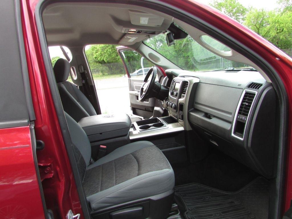 RAM 1500 4WD Crew Cab 140.5" Big Horn 2014