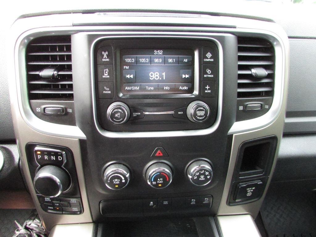 RAM 1500 4WD Crew Cab 140.5" Big Horn 2014