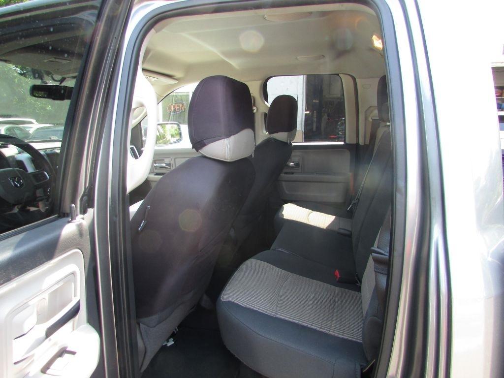 Dodge 1500 4WD Quad Cab 140.5" Big Horn 2011