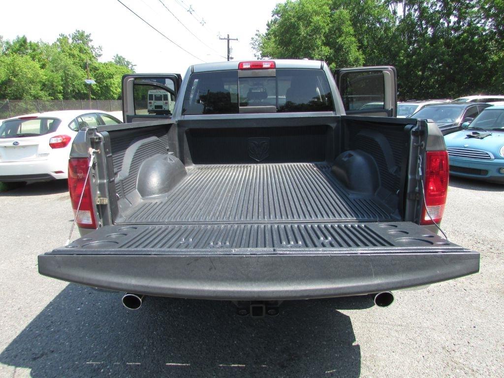 Dodge 1500 4WD Quad Cab 140.5" Big Horn 2011
