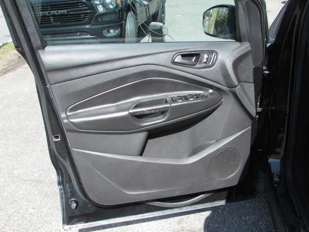 Ford Escape FWD 4dr S 2014