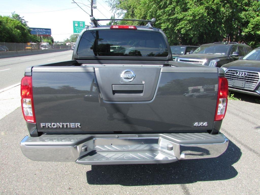 Nissan Frontier 4WD Crew Cab SWB Auto LE 2010