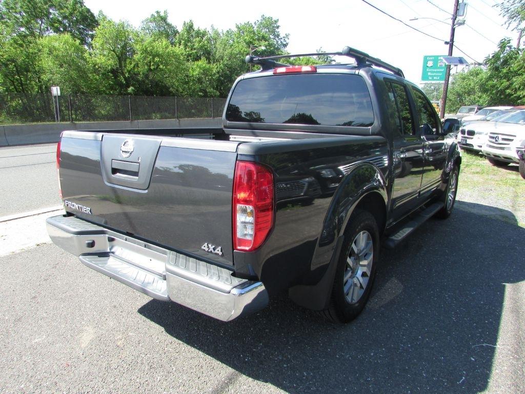Nissan Frontier 4WD Crew Cab SWB Auto LE 2010