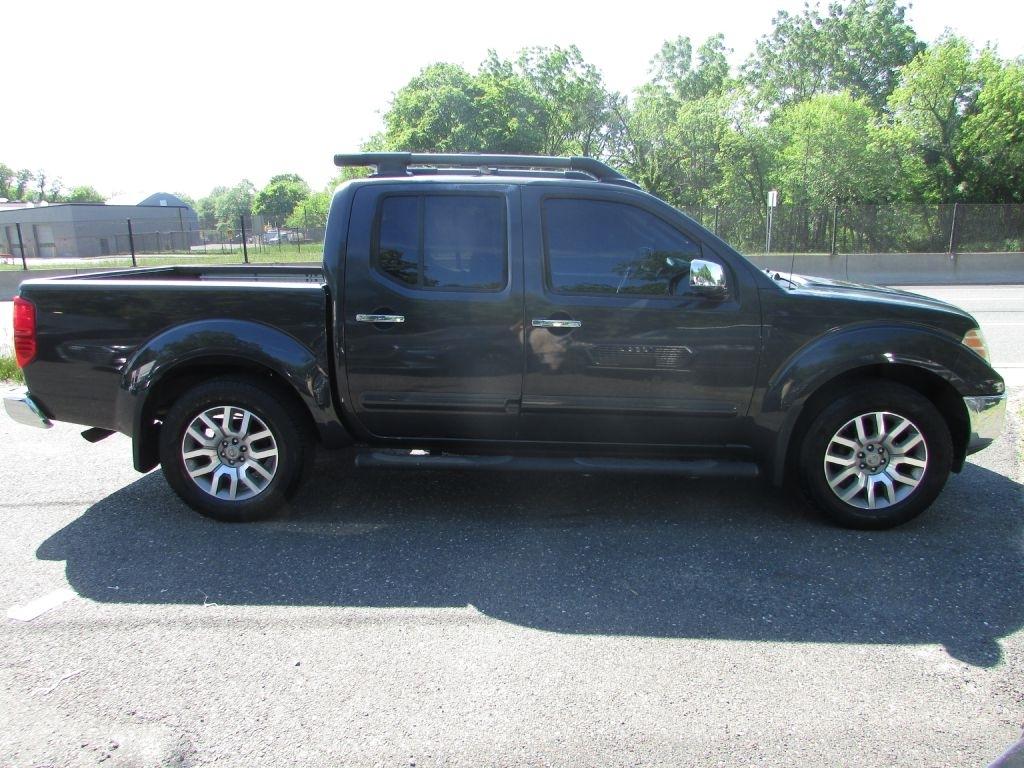 Nissan Frontier 4WD Crew Cab SWB Auto LE 2010