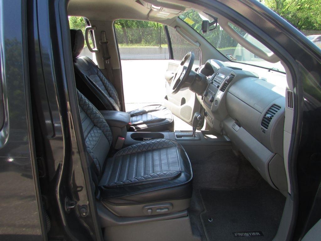 Nissan Frontier 4WD Crew Cab SWB Auto LE 2010