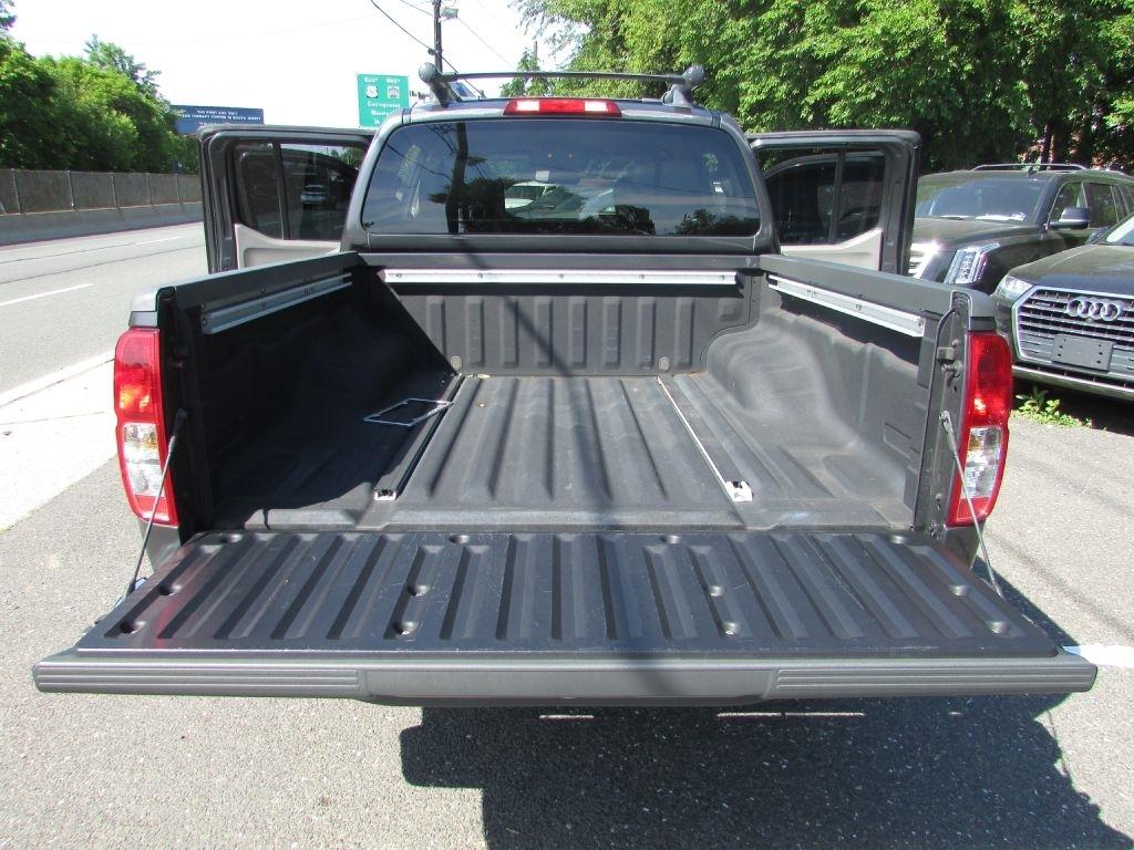 Nissan Frontier 4WD Crew Cab SWB Auto LE 2010
