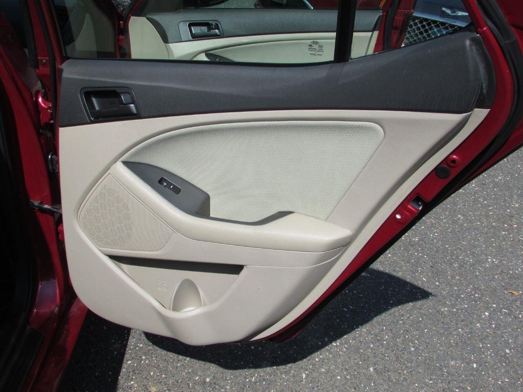 Kia Optima 4dr Sdn LX 2013