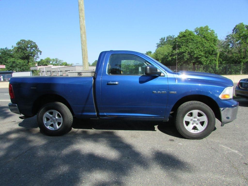 Dodge Ram 1500 4WD Reg Cab 120.5" SLT 2010