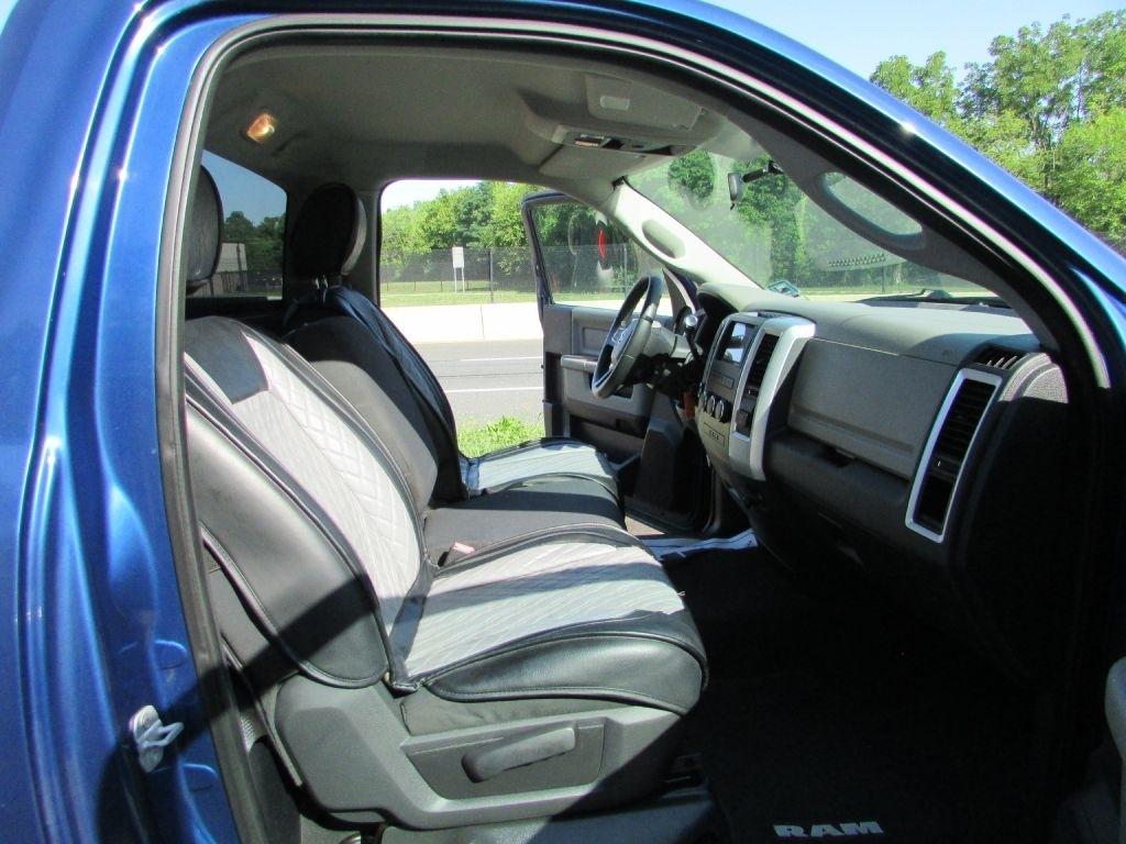 Dodge Ram 1500 4WD Reg Cab 120.5" SLT 2010
