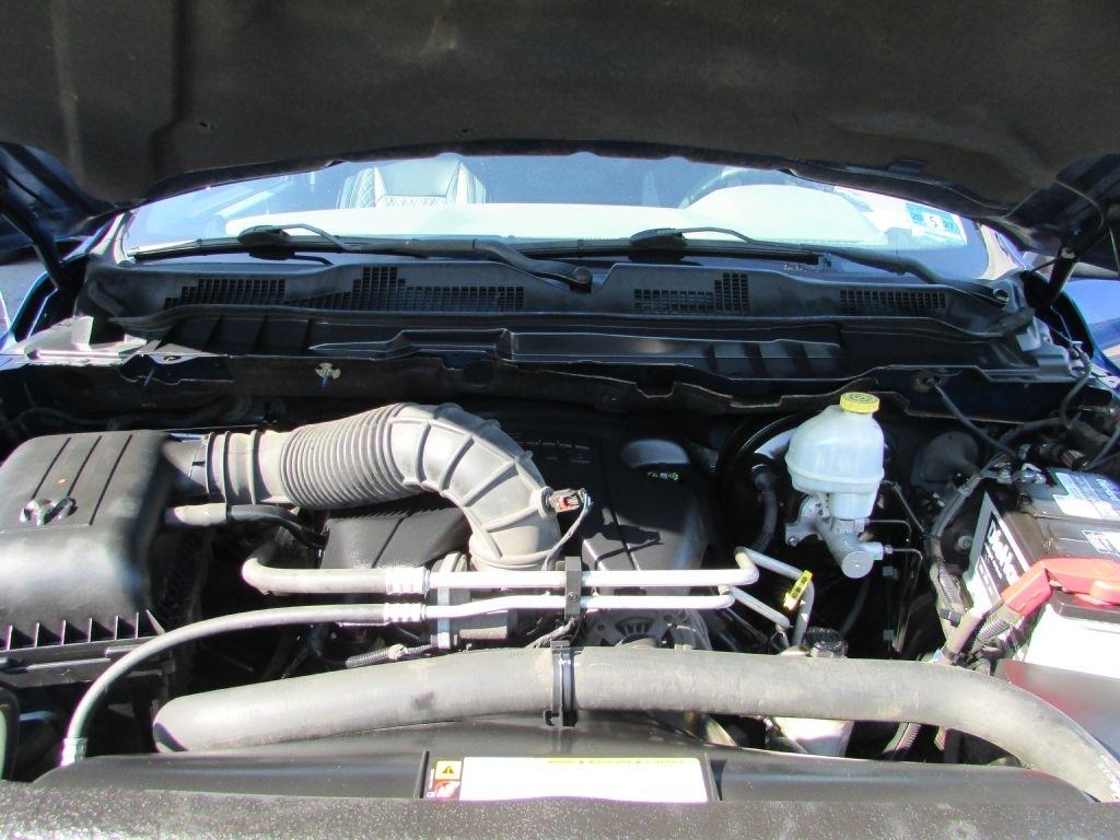 Dodge Ram 1500 4WD Reg Cab 120.5" SLT 2010