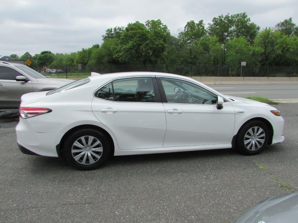 Toyota Camry Hybrid LE CVT (Natl) 2020