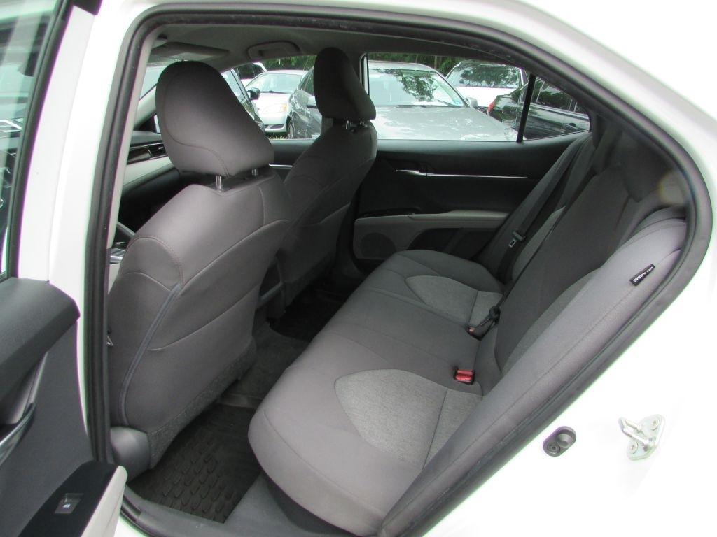 Toyota Camry Hybrid LE CVT (Natl) 2020