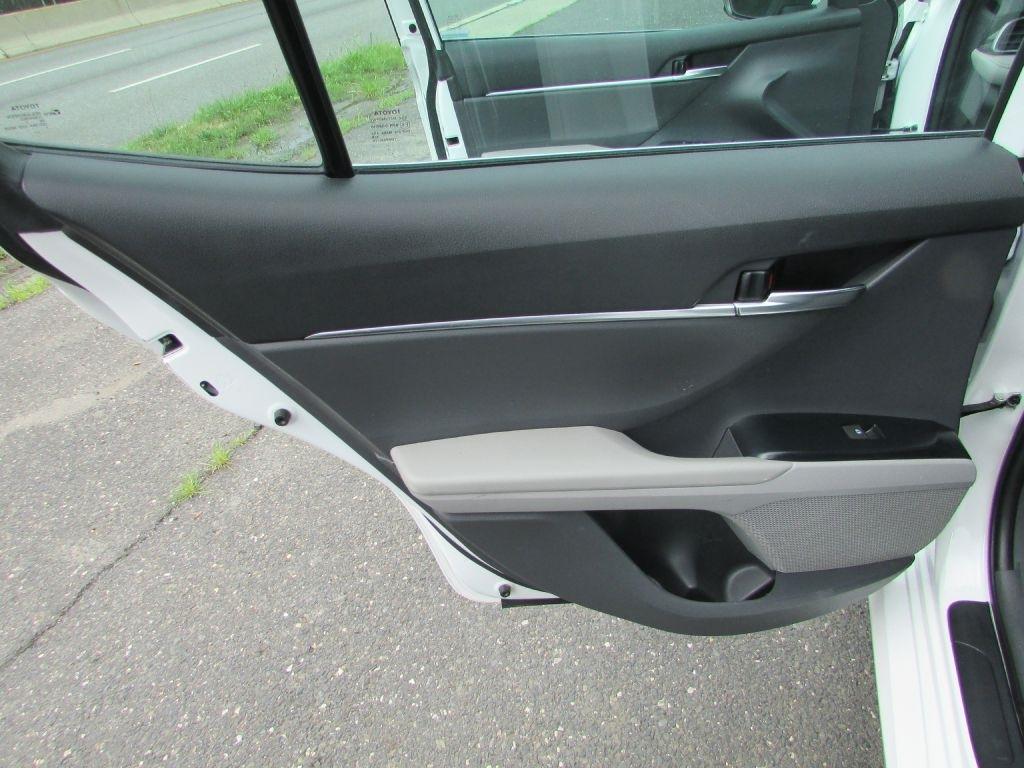 Toyota Camry Hybrid LE CVT (Natl) 2020