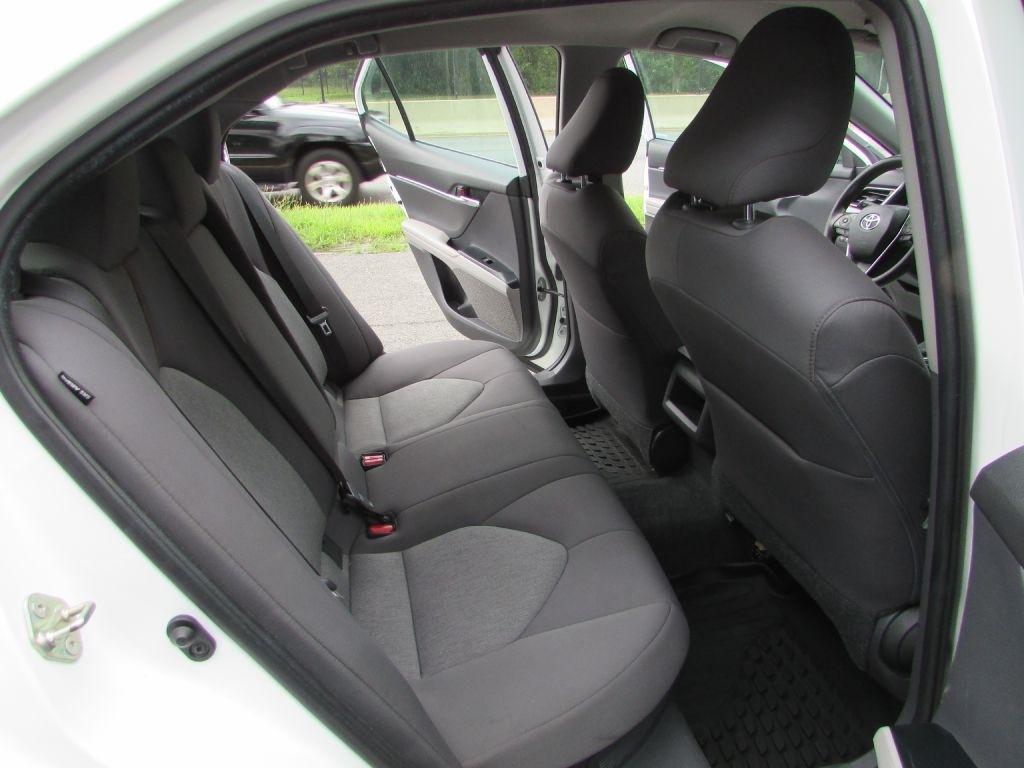 Toyota Camry Hybrid LE CVT (Natl) 2020