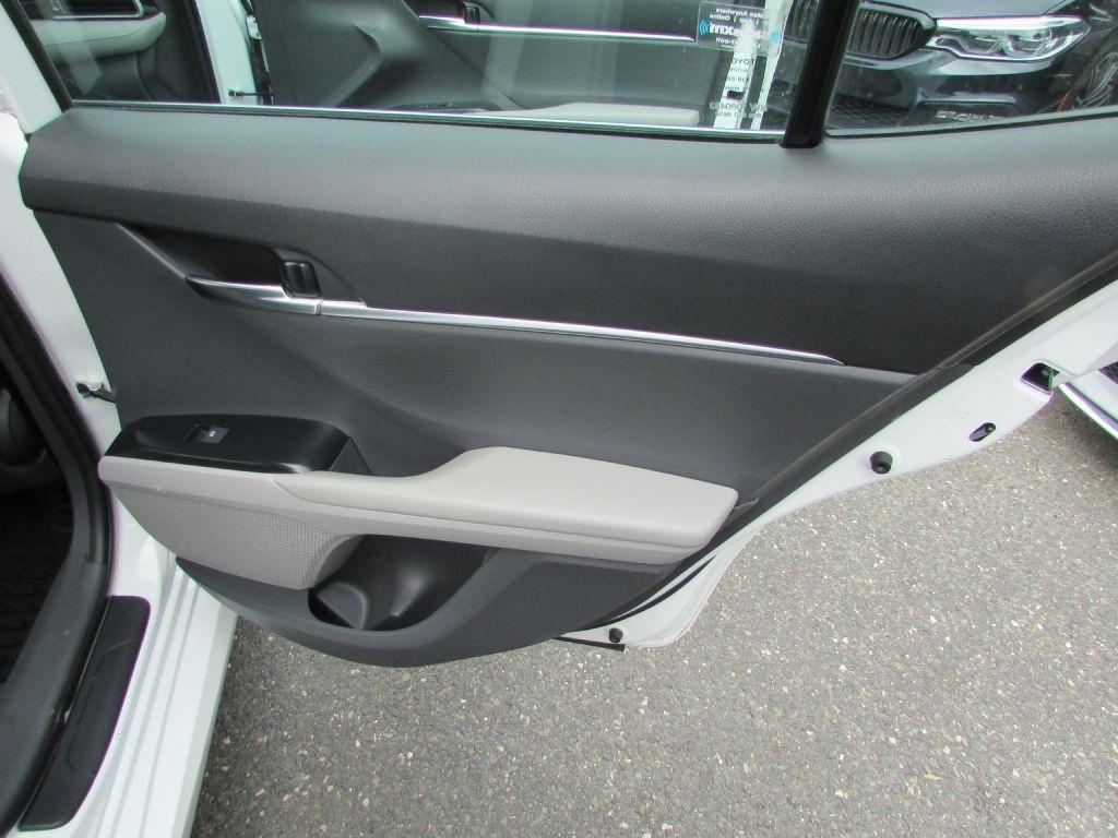 Toyota Camry Hybrid LE CVT (Natl) 2020