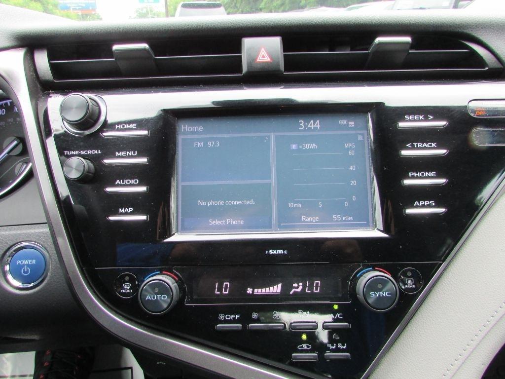 Toyota Camry Hybrid LE CVT (Natl) 2020